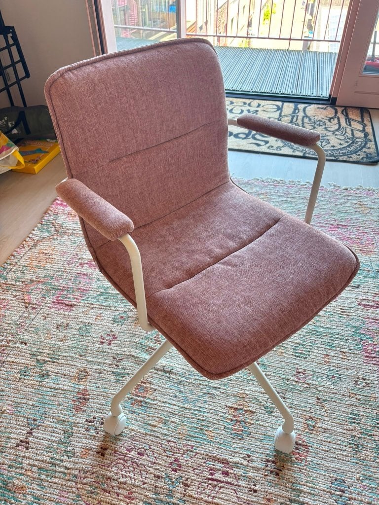 Seifert office chair with wheels and armrests, Ophalen, Zo goed als nieuw, Roze, Bureaustoel