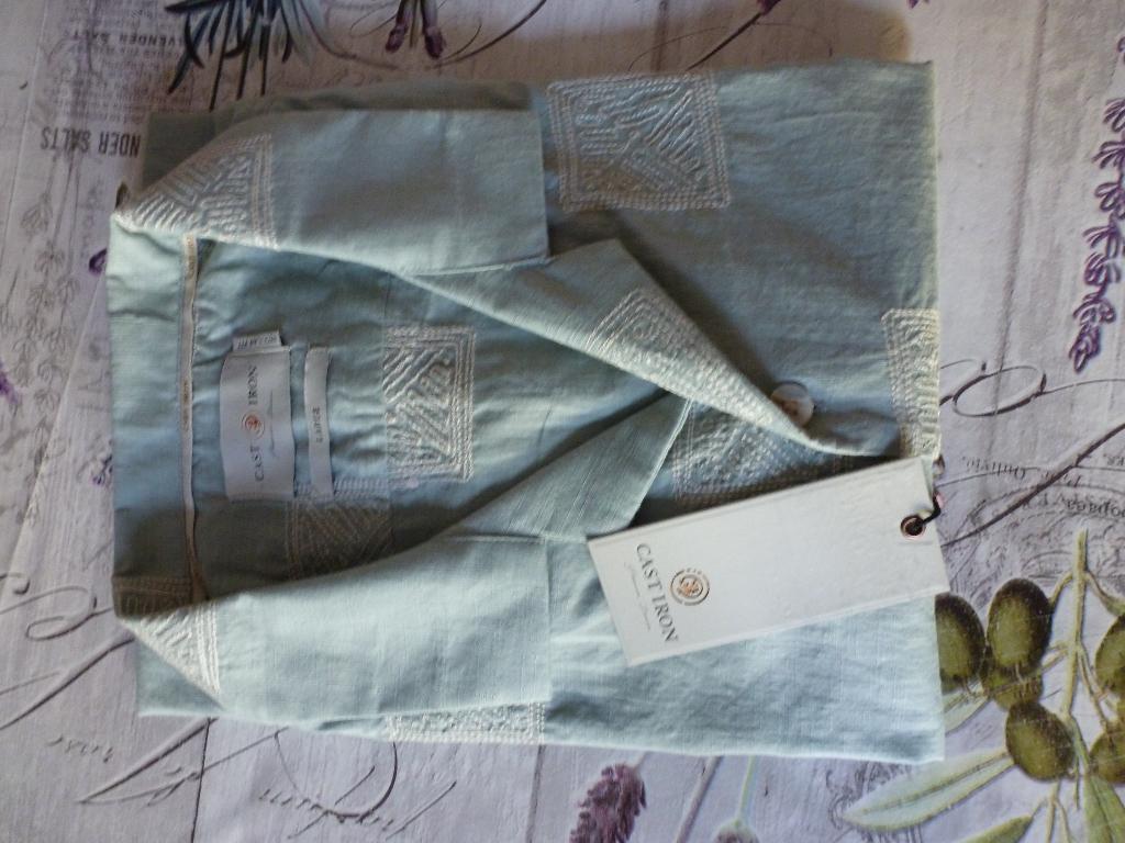 7. Cast Iron L - Blauw, Blauw, Nieuw, Ophalen of Verzenden, Halswijdte 41/42 (L)