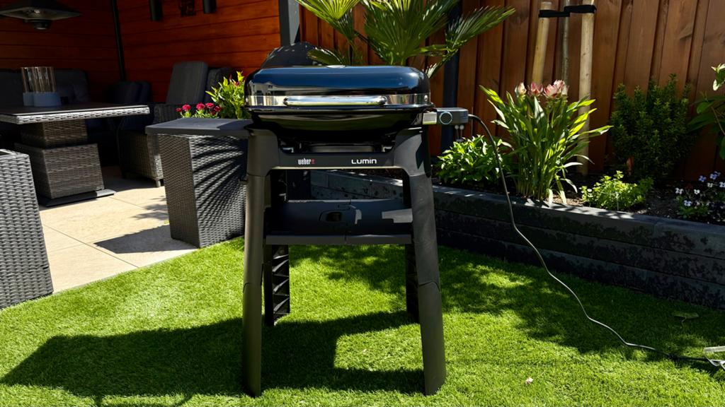 Weber Lumin barbecue (groot) met onderstel en accessoires, Tuin en Terras, Elektrische barbecues, Ophalen, Zo goed als nieuw