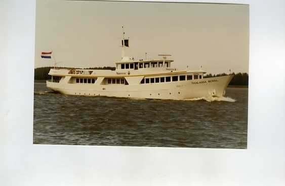 scheepvaart-foto-thalassa royal-ex coaster-binnenvaart-2x, Ophalen of Verzenden, Zo goed als nieuw, Motorboot, Boek of Tijdschrift