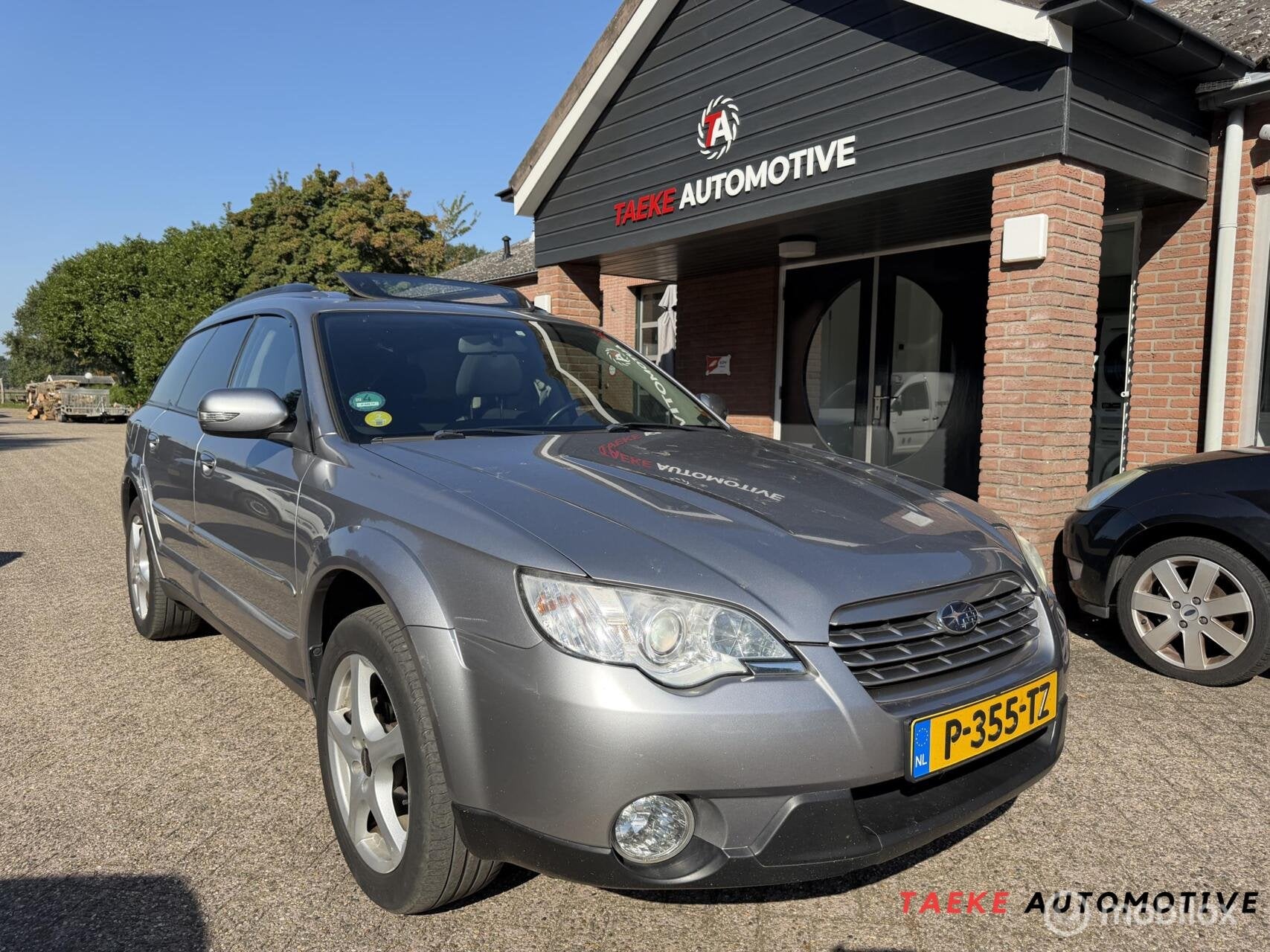 Subaru Legacy Touring Wagon 2.5i Exclusive Edition AUT/DAKJE, Automaat, Stof, 4 cilinders, Legacy