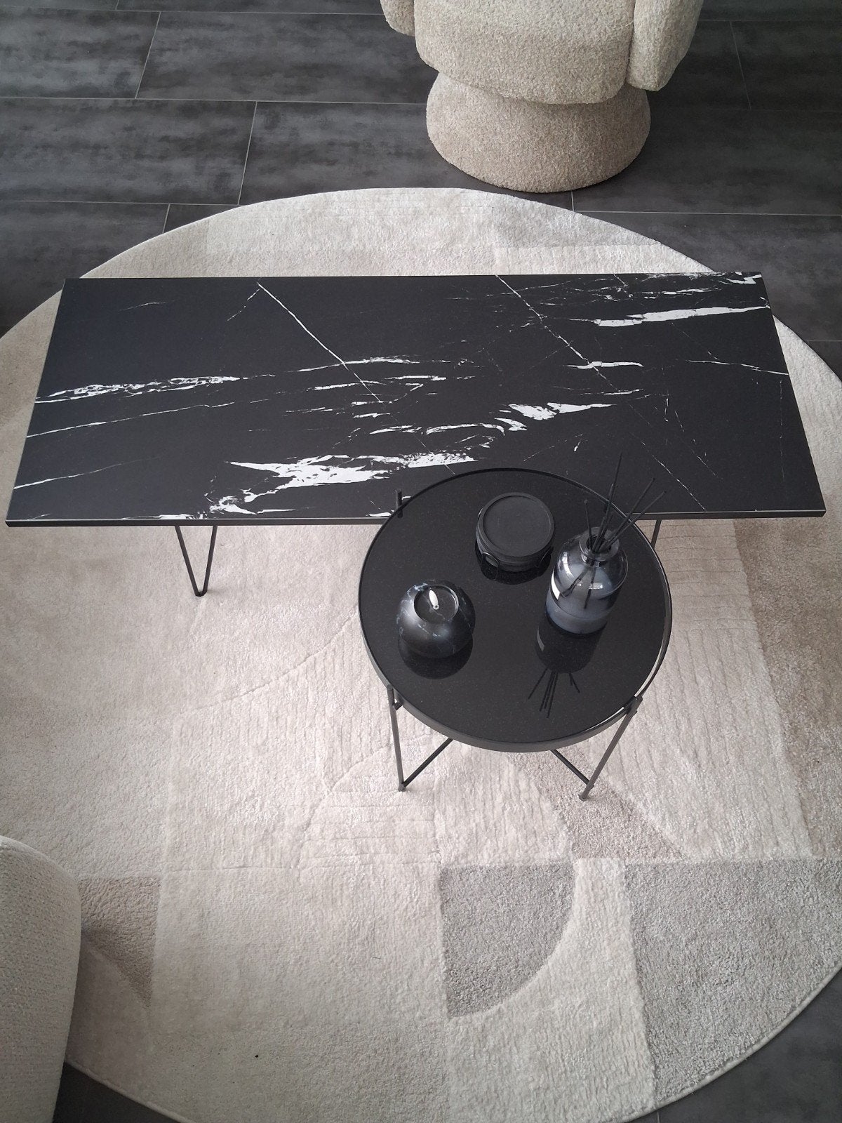 Set van 2 salontafels: Zwart marmer en rond bijzettafel, Ophalen, 100 tot 150 cm, Modern, Industrieel, Overige materialen