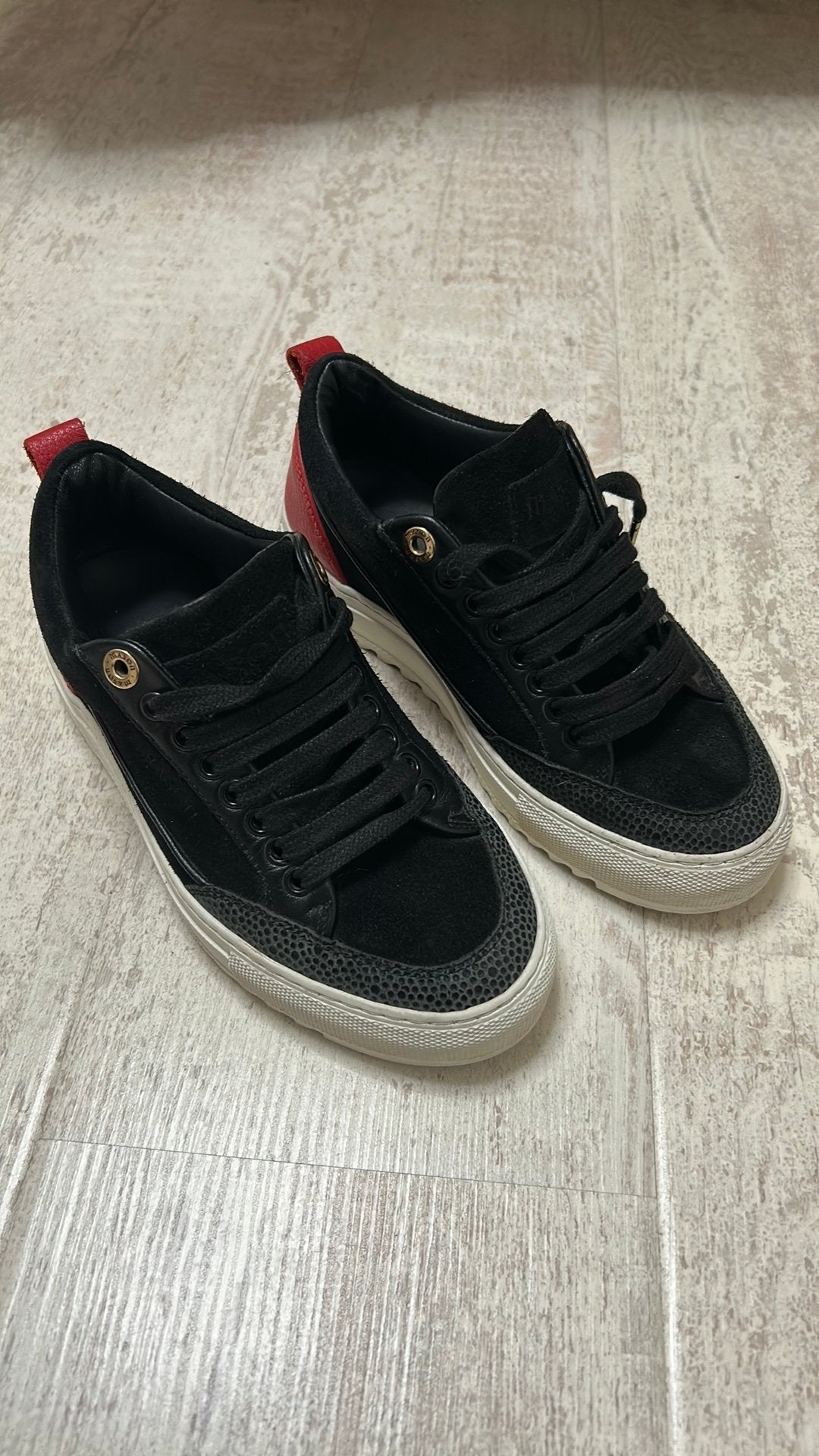 Super mooie zwart met rode Mason Garments maat 36, Ophalen of Verzenden, Zo goed als nieuw, Zwart, Sneakers of Gympen