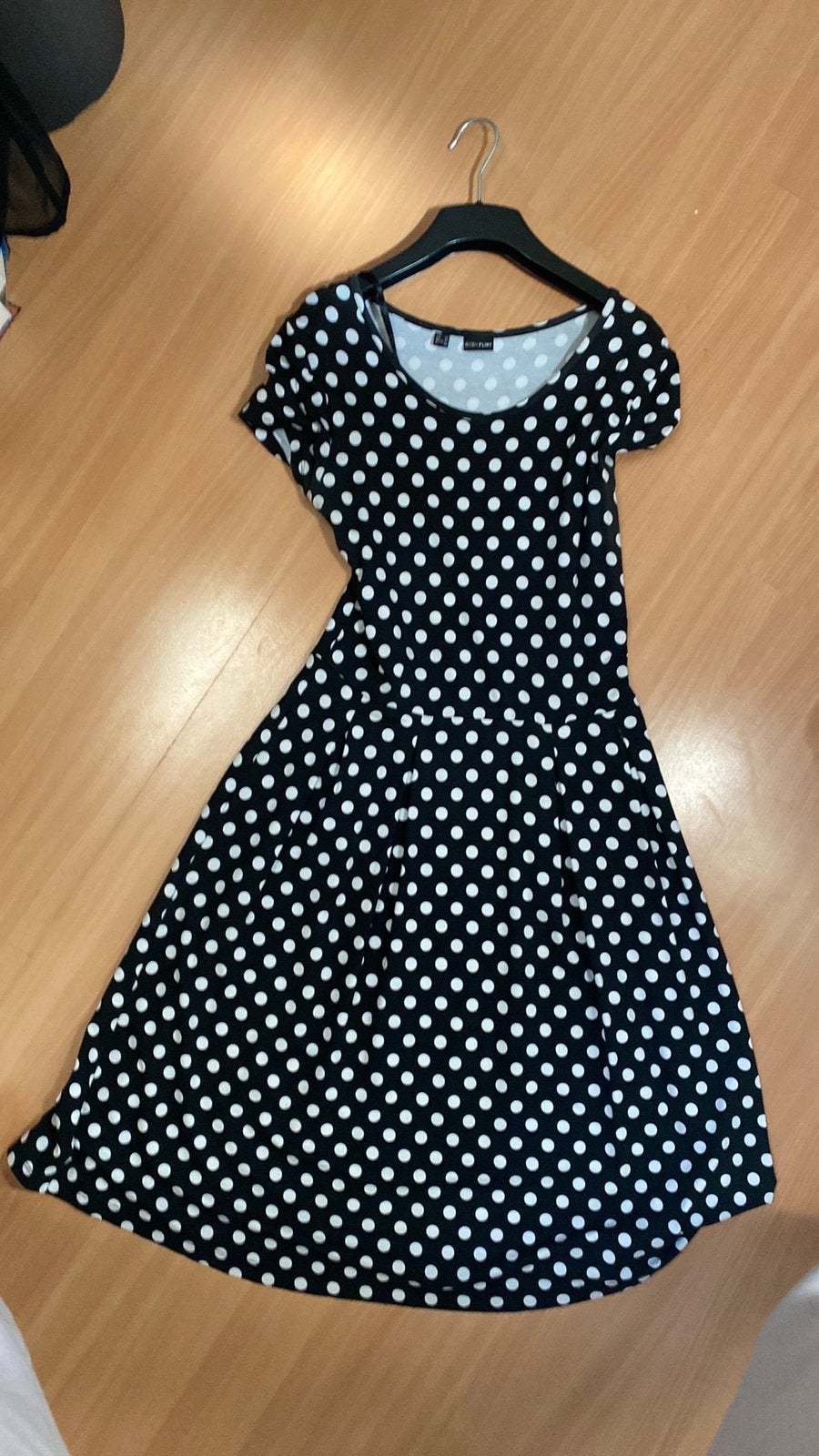 Zwart-witte polkadot jurk 40, Kleding | Dames, Jurken, Maat 38/40 (M), Zwart, Ophalen of Verzenden, Zo goed als nieuw