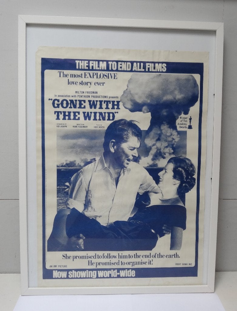 Satirische anti kernwapens plaatsing Engeland poster + lijst, Antiek en Kunst, Kunst | Litho's en Zeefdrukken, Ophalen, Overige onderwerpen