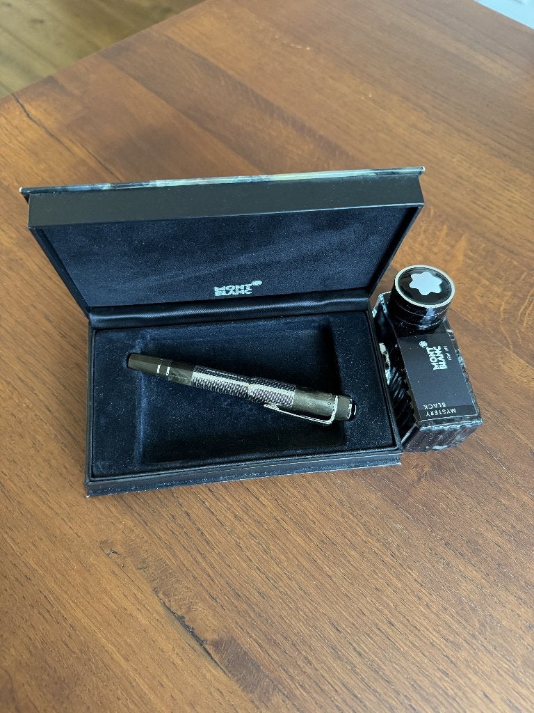 Montblanc vulpen William Faulkner Writers Edition – M nib, Verzamelen, Pennenverzamelingen, Ophalen of Verzenden, Zo goed als nieuw