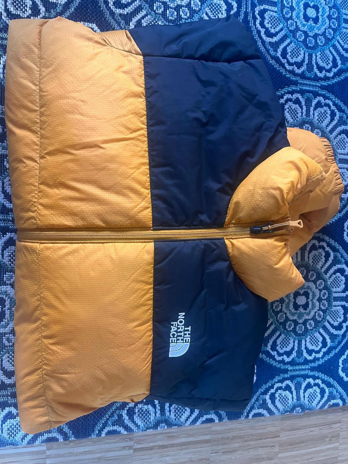 The North Face Donsjas Maat M - Zo goed als nieuw, Kleding | Heren, Ophalen of Verzenden, Zo goed als nieuw, Maat 48/50 (M), Geel