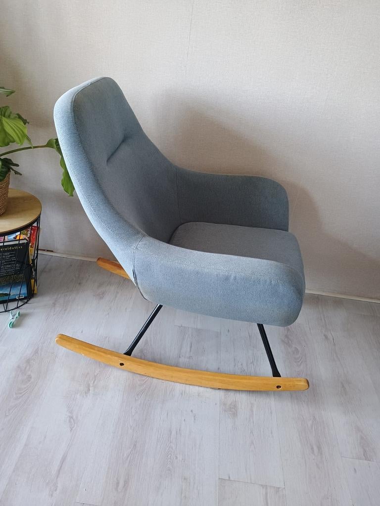 Lichtblauwe schommelstoel JYSK, Huis en Inrichting, Stoelen, Ophalen