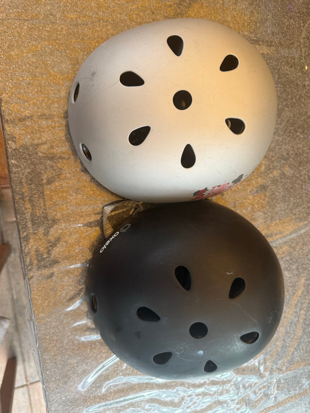 2x Verstelbare Oxelo Skate (stunt) Helmen - Grijs & Zwart, Ophalen, Gebruikt