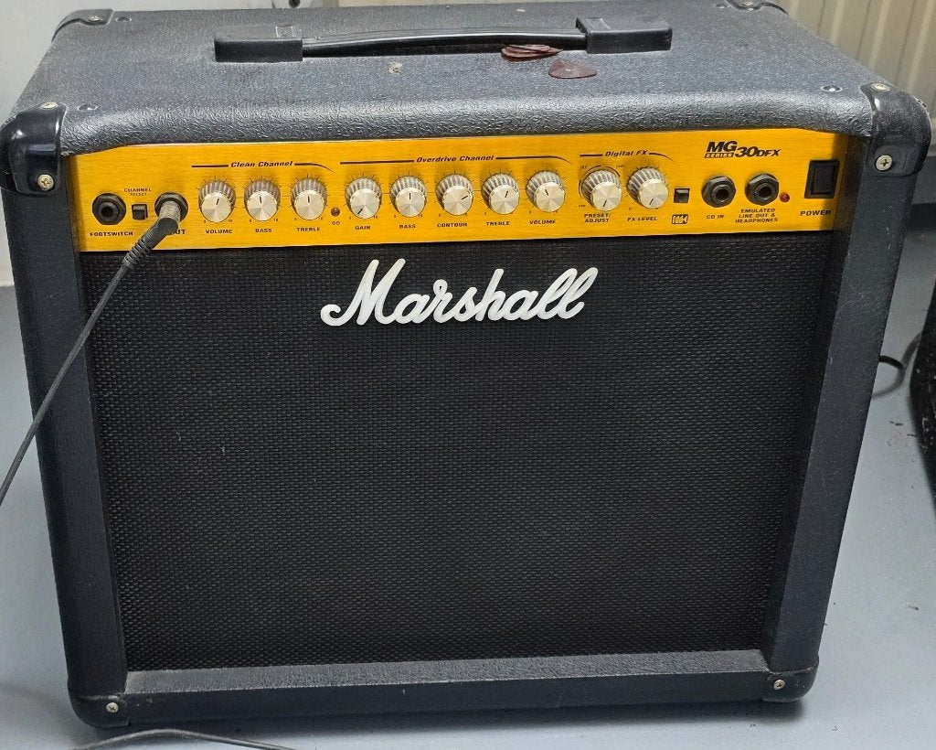 Marshall gitaarversterker, Muziek en Instrumenten, Versterkers | Bas en Gitaar, Ophalen, Zo goed als nieuw, Gitaar, Minder dan 50 watt