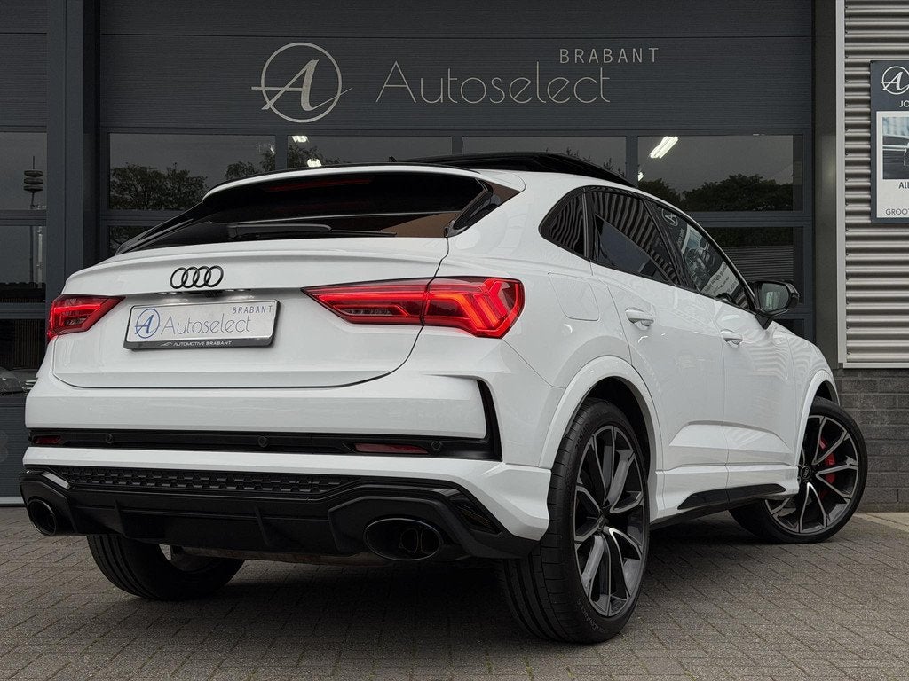 Audi RSQ3 Sportback RS Stoelen | Pano | Eerste Eigenaar, Auto's, Audi, Automaat, Gebruikt, 1675 kg, Wit