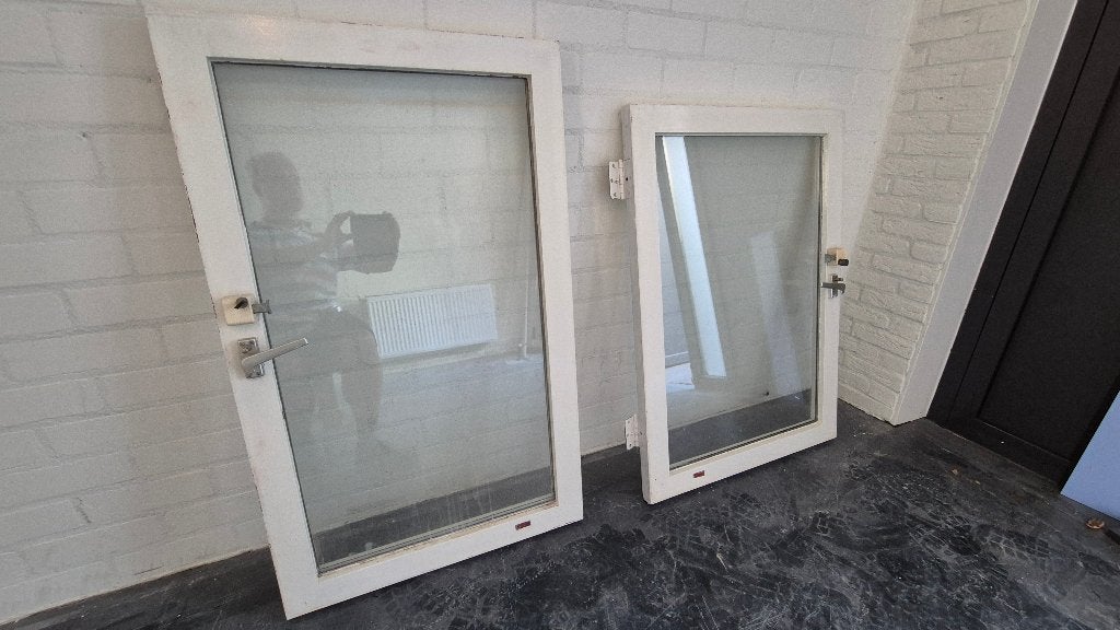 2 raamkozijnen, Gebruikt, Raamkozijn, Inclusief glas, 75 tot 150 cm