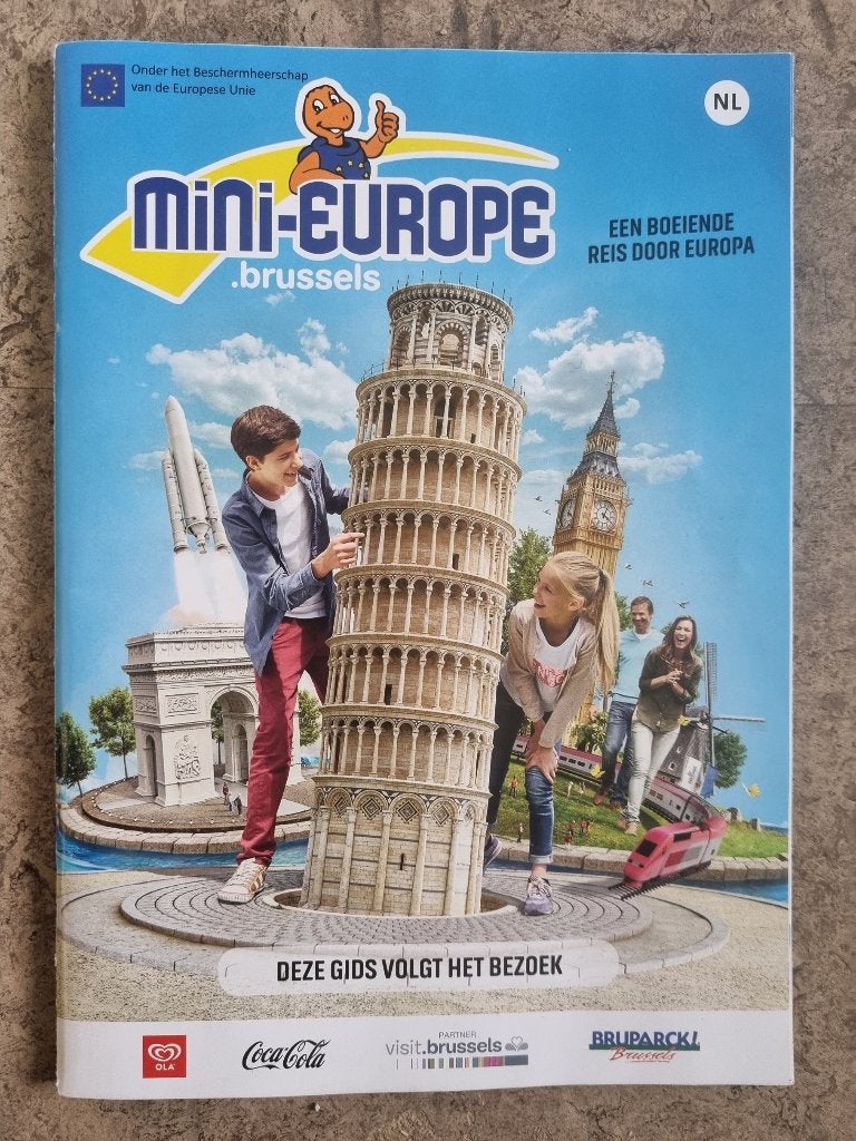 Gids Mini-Europe in Brussel, Ophalen of Verzenden, Zo goed als nieuw