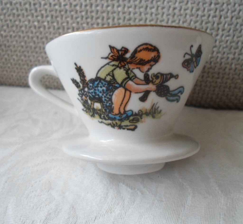 Koffiefilter voor kinderserviesje. Porselein., Ophalen of Verzenden, Zo goed als nieuw