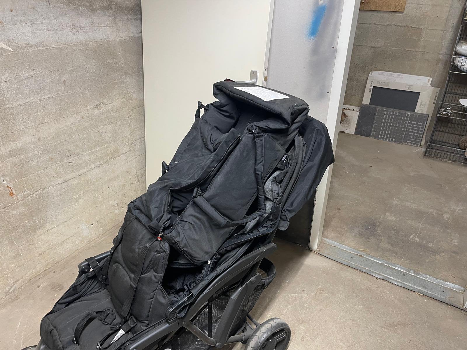 2 kids buggy, Ophalen, Zo goed als nieuw