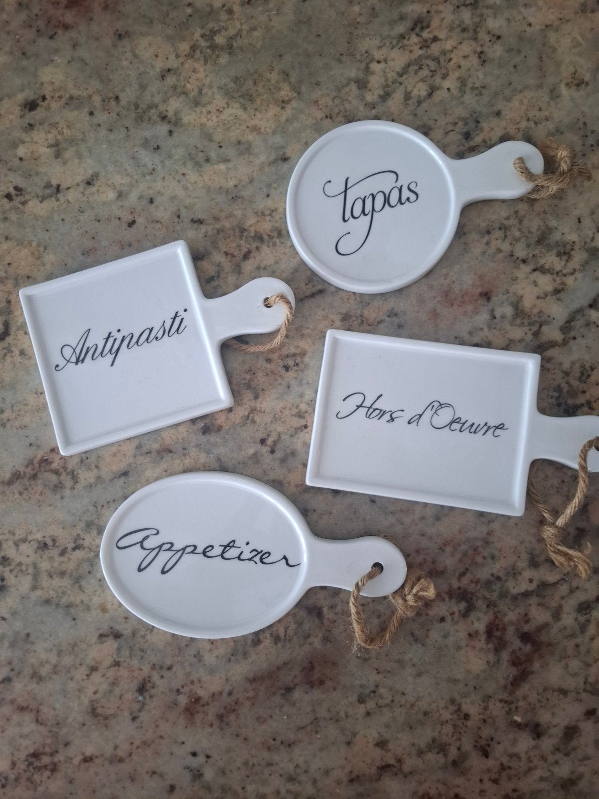 Riviera Maison tapas, Huis en Inrichting, Keuken | Servies, Ophalen of Verzenden, Nieuw, Porselein, Schaal of Schalen