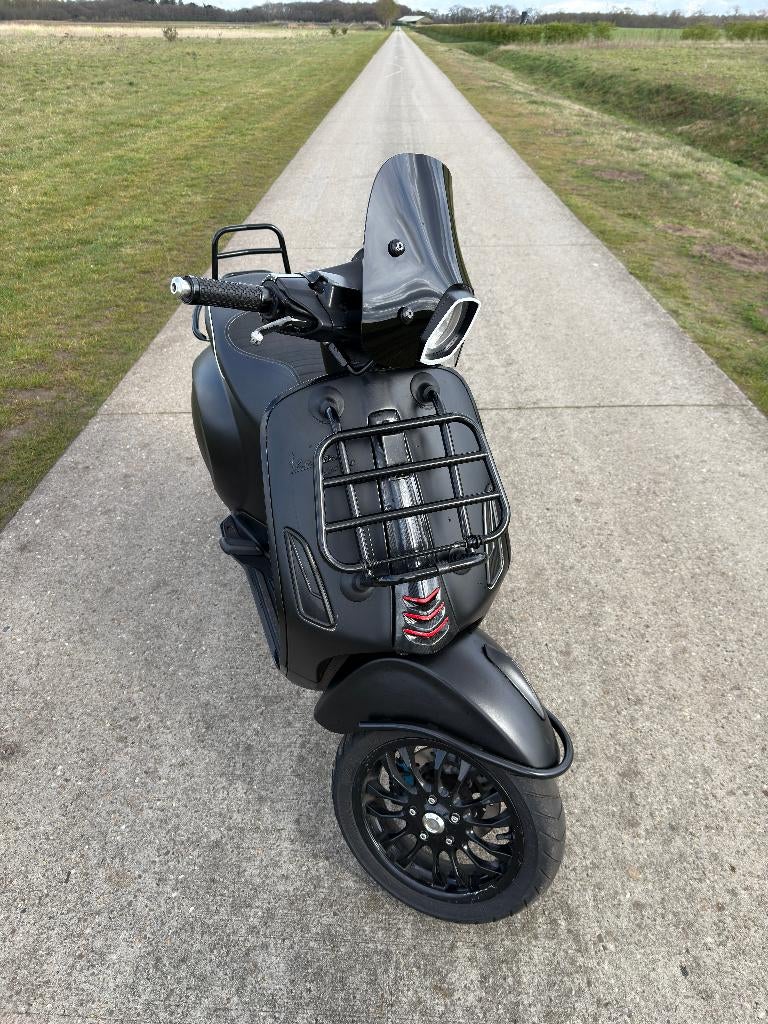 Vespa Sprint 50cc Zwart, Fietsen en Brommers, Scooters | Vespa, Ophalen, Gebruikt, Maximaal 45 km/u, Vespa S