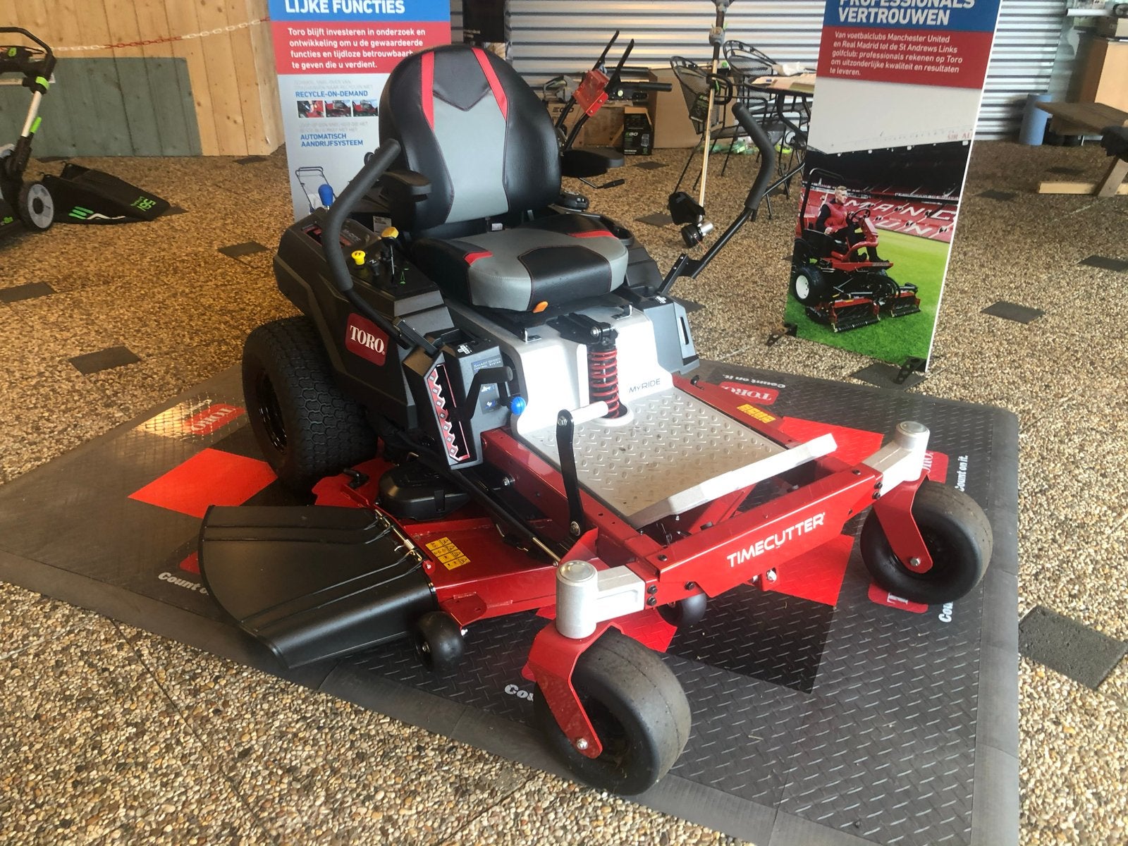 Toro TimeCutter zitmaaier uit 2022, Cirkelmaaier, Elektrische starter, Ophalen of Verzenden, Zo goed als nieuw