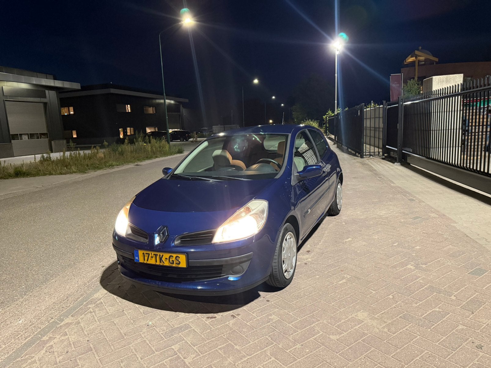 Renault Clio 1.2 16V 75 pk 3D 2006 Blauw, Voorwielaandrijving, 535 kg, 74 pk, 4 cilinders