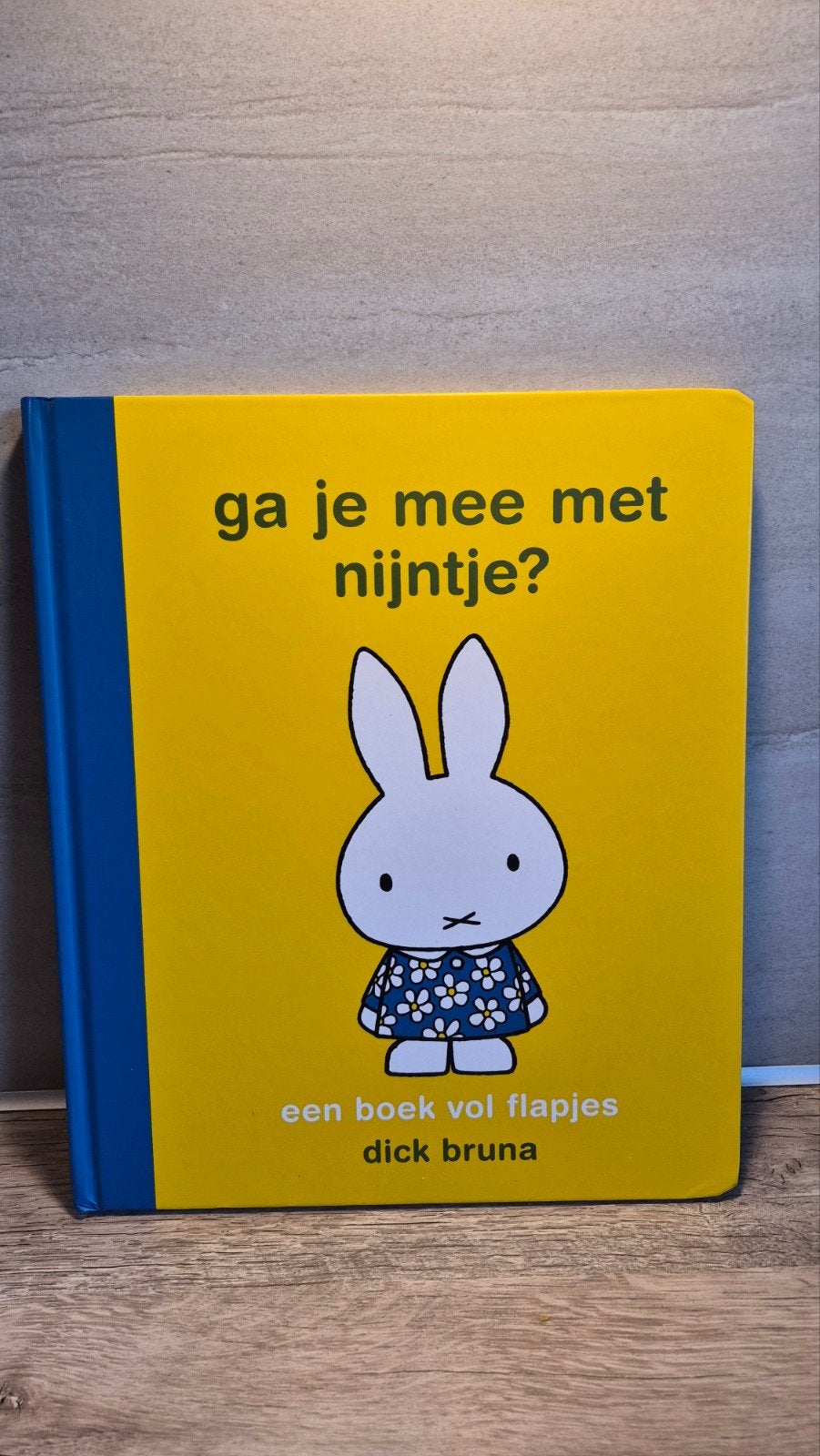 Ga je mee met Nijntje? - Een boek vol flapjes, Ophalen of Verzenden, Zo goed als nieuw, Dick Bruna, Uitklap-, Voel- of Ontdekboek