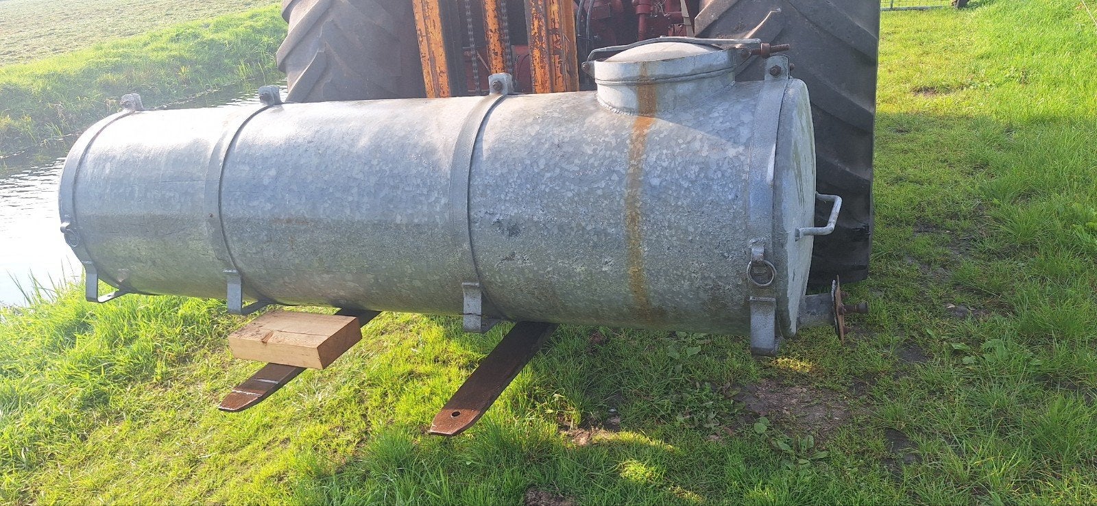 Watertank gegalvaniseerd, Ophalen