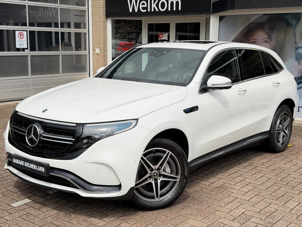 Mercedes-Benz EQC 400 4MATIC AMG 80 kWh | Pano | Camera360 |, Auto's, Mercedes-Benz, Automaat, Gebruikt, Zwart, 2395 kg