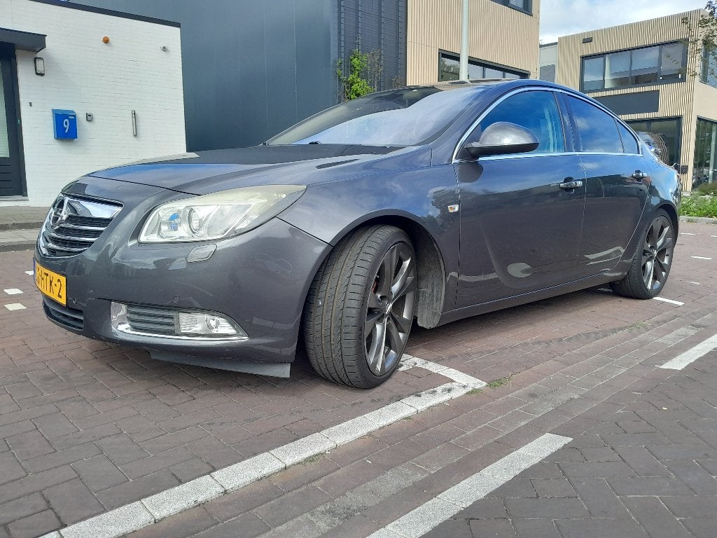 Opel Insignia 2.0 Turbo 162KW 4-DRS 2009 Grijs, 1998 cc, 4 cilinders, Handgeschakeld, Particulier