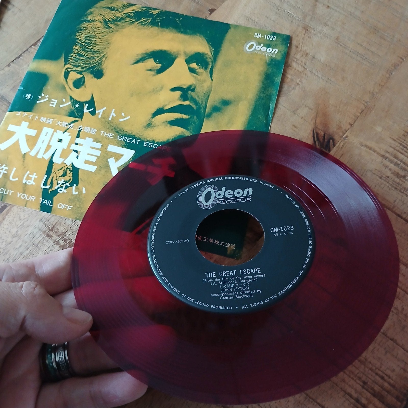 John Leyton - The Great Escape / I'll Cut Your Tail Off jap, 7 inch, Originele persing, Ophalen of Verzenden, Zo goed als nieuw