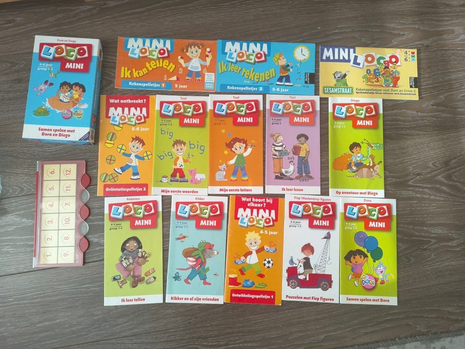 loco met 13 boekjes erbij, Ophalen of Verzenden, Zo goed als nieuw