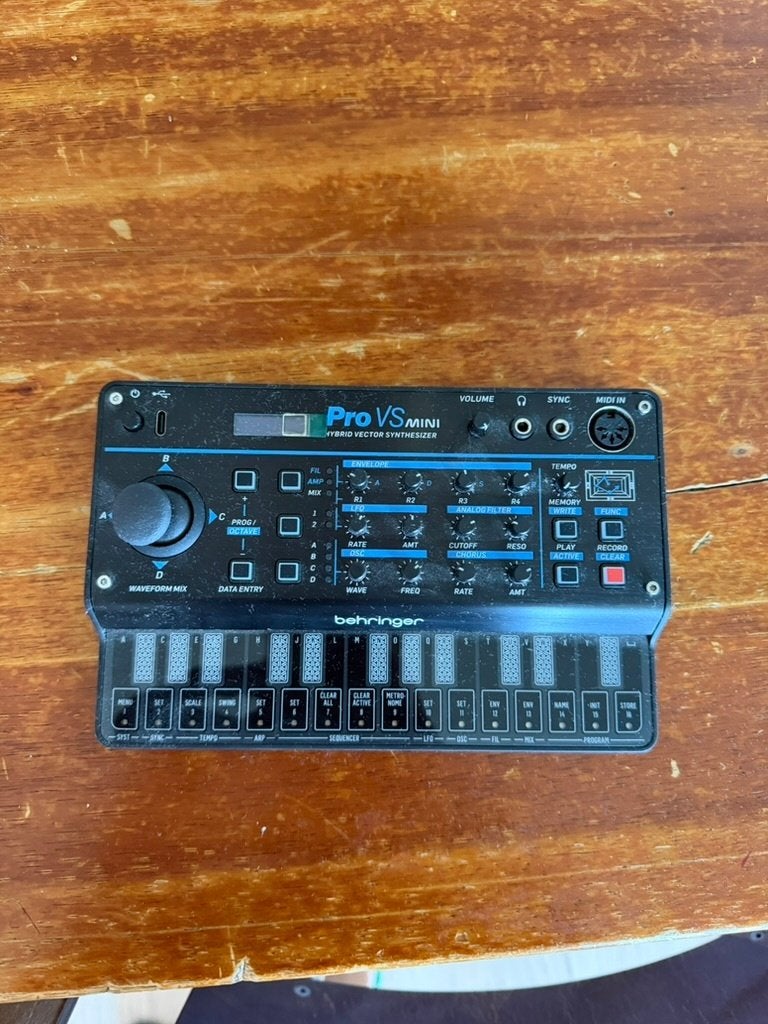 Behringer Pro VS Mini hybride vectorsynth, Muziek en Instrumenten, Ophalen of Verzenden, Zo goed als nieuw, Overige aantallen