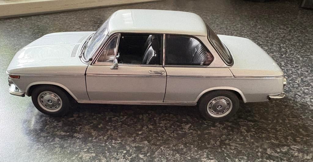 Autoart BMW 2002 Ti Polaris silver 1:18, Hobby en Vrije tijd, Ophalen of Verzenden, Zo goed als nieuw, Auto, Autoart