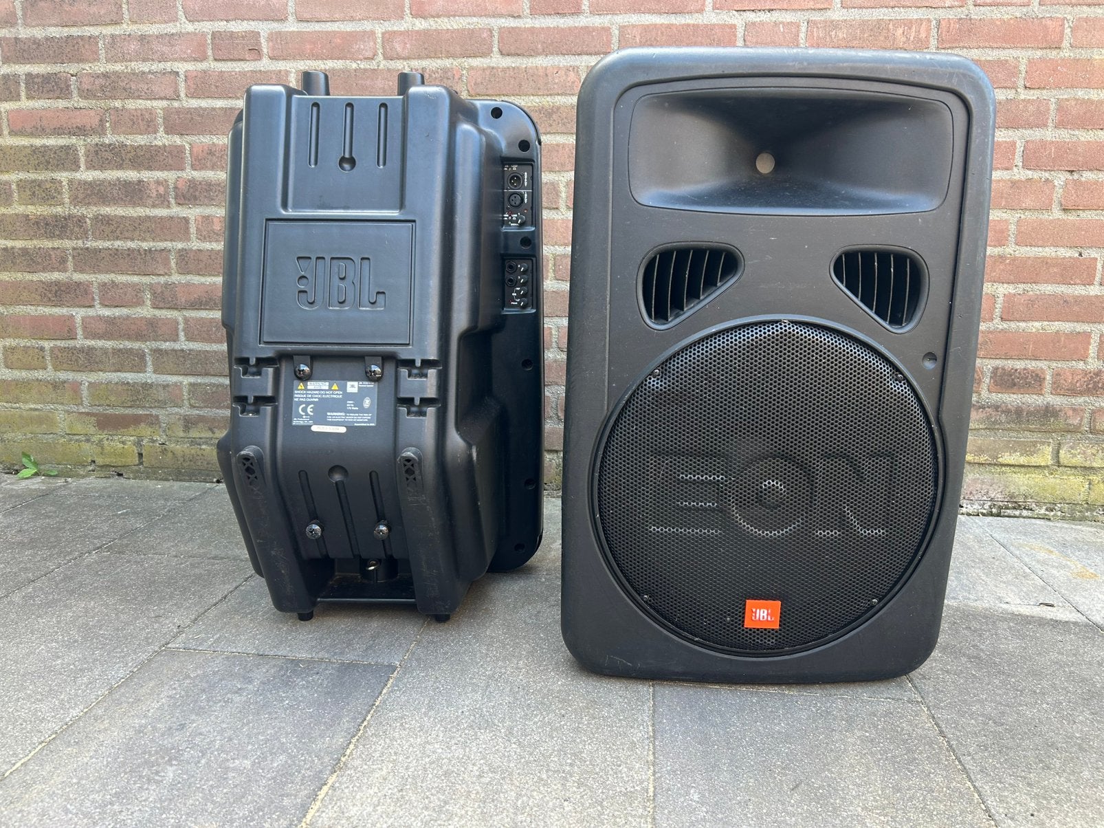 Jbl eon 15 powered incl. hoezen, Ophalen, Zo goed als nieuw, Minder dan 500 watt