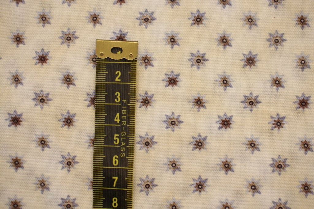 Coupon 100% quilt katoen stof geel/wit stervorm bloem #4028, Geel, Nieuw, Ophalen of Verzenden, 30 tot 120 cm