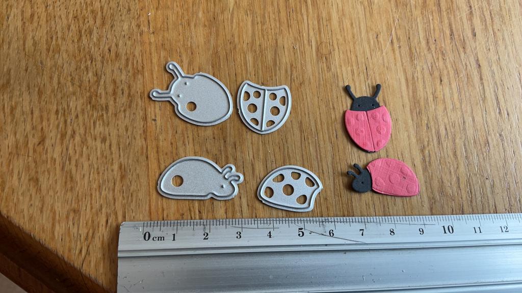 Snijmal set 4 delig, 2 lieve heersbeestjes 724, Hobby en Vrije tijd, Kaarten | Zelf maken, Ophalen of Verzenden, Zo goed als nieuw