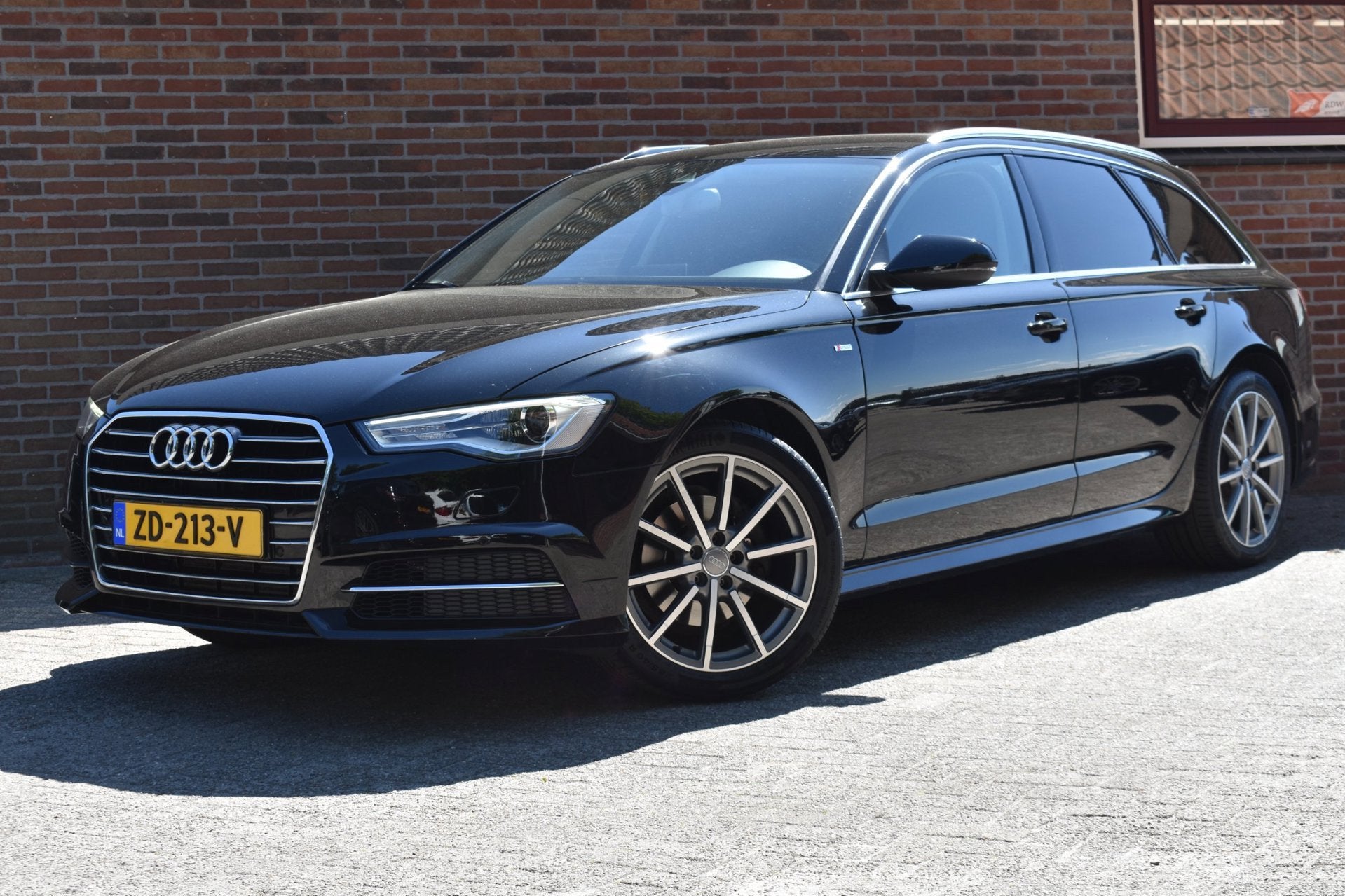 Audi A6 Avant 1.8 TFSI ultra Premium Edition '15 Xenon Leder, Auto's, Audi, Zwart, 1600 kg, 93 €/maand, 750 kg