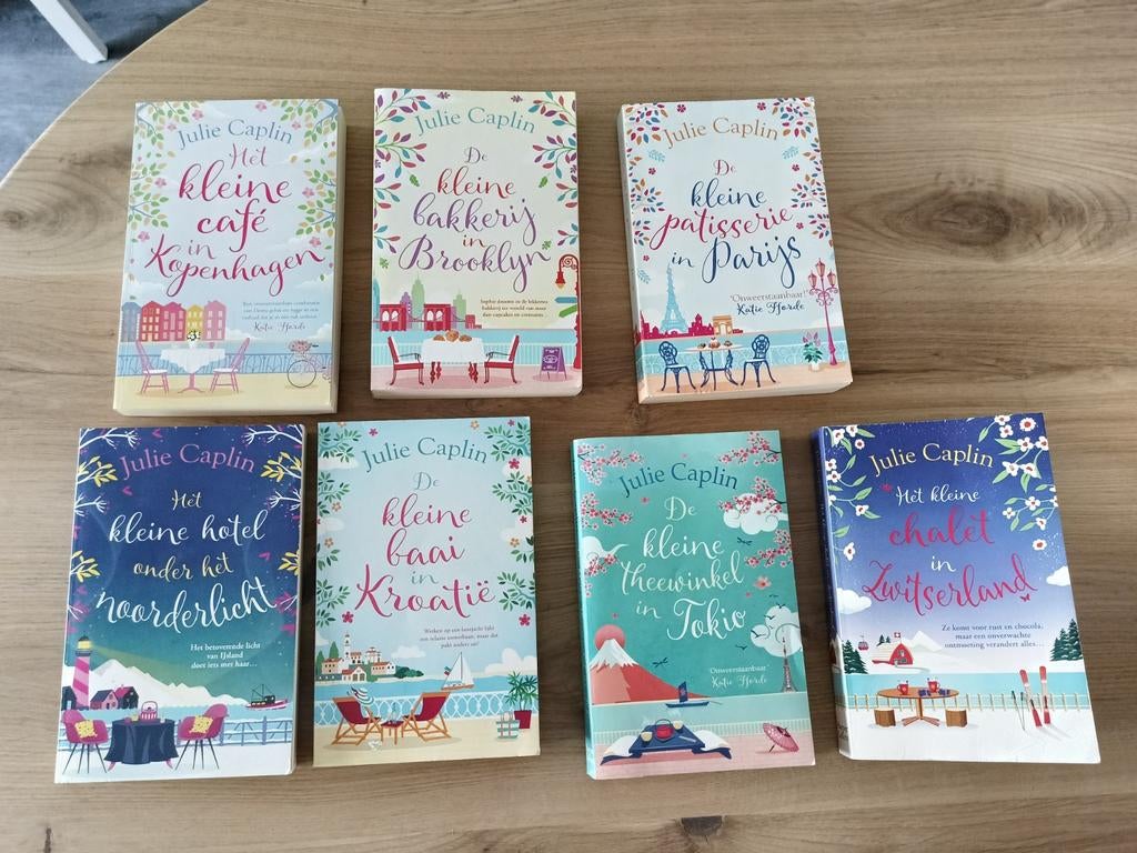 Romantic escapes deel 1 t/m 7 Julie Caplin, Ophalen of Verzenden, Zo goed als nieuw