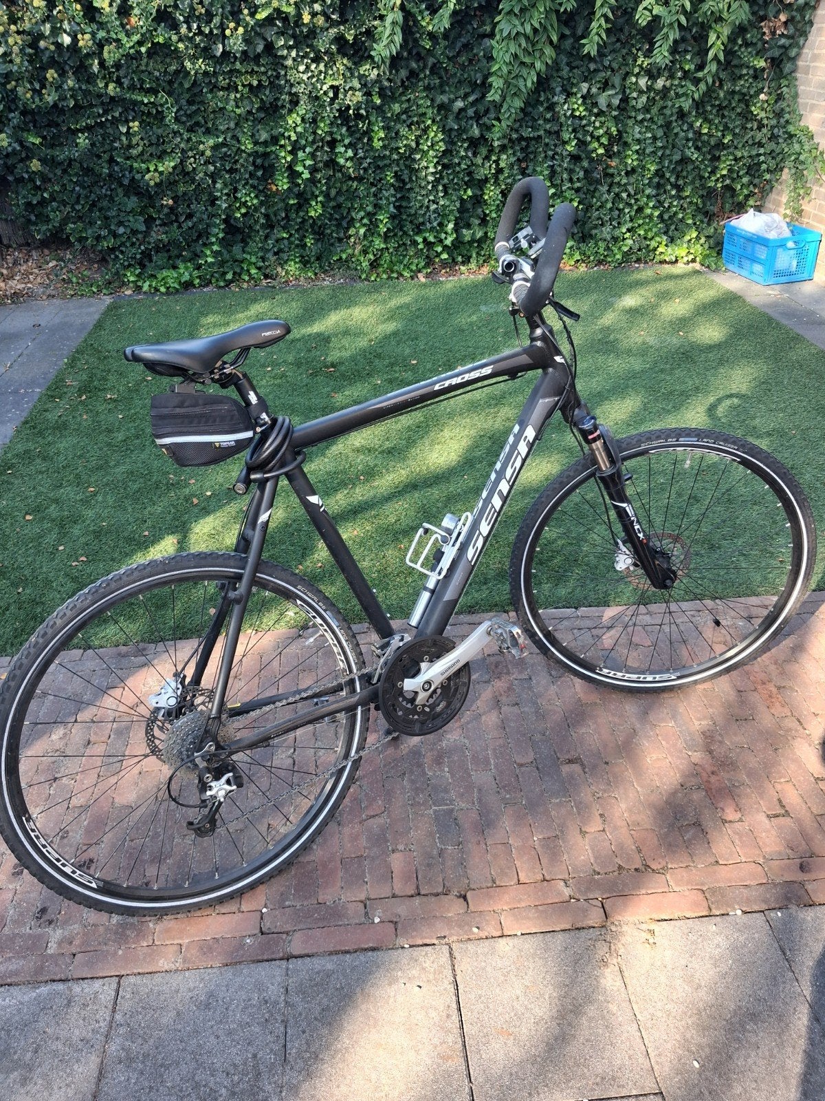 Sensa Crossfiets met vering en schijfremmen, 28 inch, Gebruikt, Vering, Meer dan 20 versnellingen
