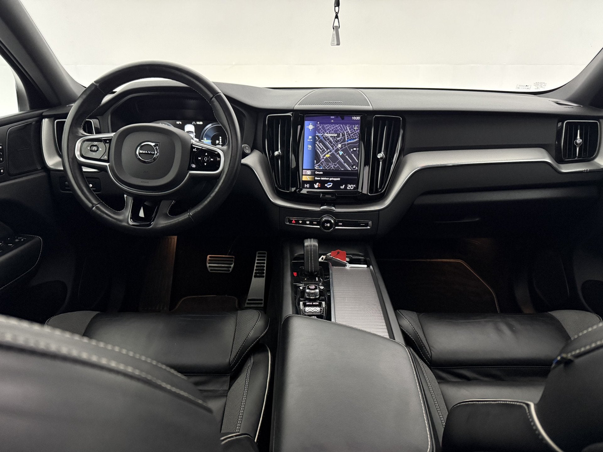 Volvo XC60 2.0 Recharge T6 AWD R-Design | Pano | 360 | HuD, Automaat, Gebruikt, Euro 6, 1969 cc