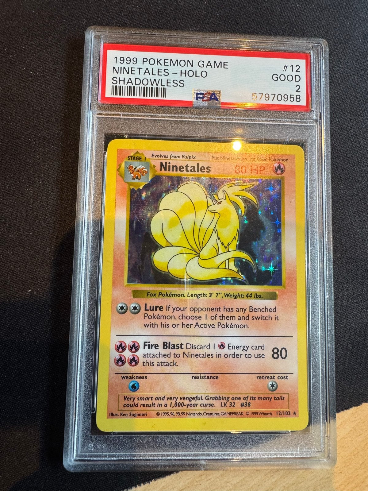 Ninetales Holo Shadowless PSA 2 Pokémon Kaart 1999, Hobby en Vrije tijd, Verzenden, Gebruikt, Losse kaart, Foil