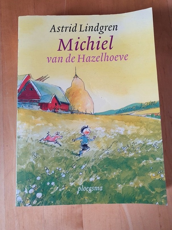 Michiel van de Hazelhoeve  van  Astrid Lindgren, Ophalen of Verzenden, Zo goed als nieuw, Fictie algemeen
