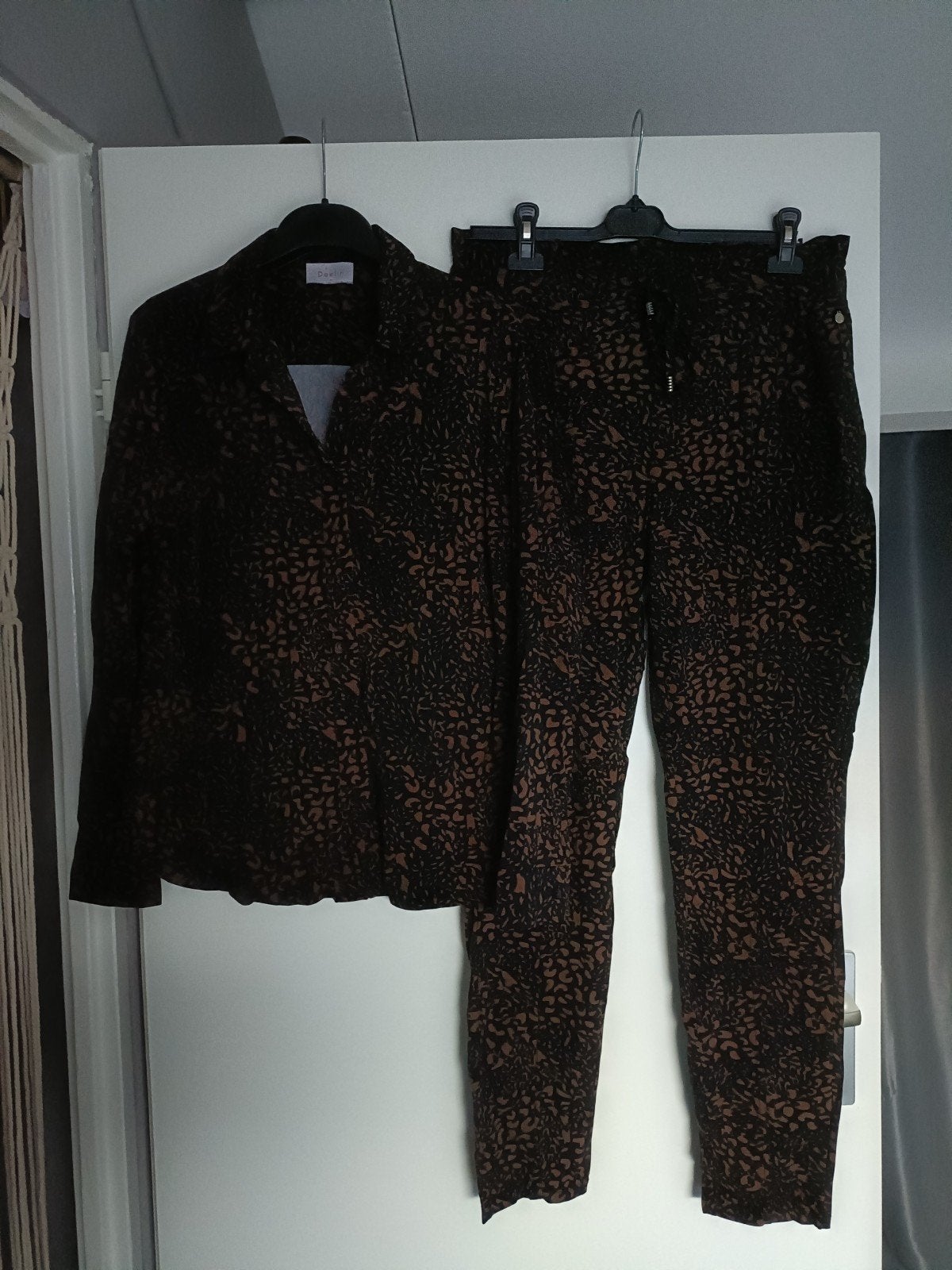 Travel set Dealin 42 44 broek blouse, Zwart, Maat 42/44 (L), Ophalen of Verzenden, Zo goed als nieuw