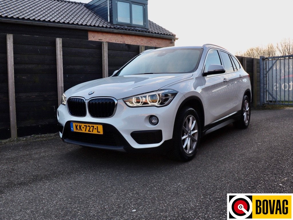 BMW X1 sDrive16d Centennial Executive A tot Z onderhouden, Auto's, Stof, Gebruikt, 116 pk, Wit