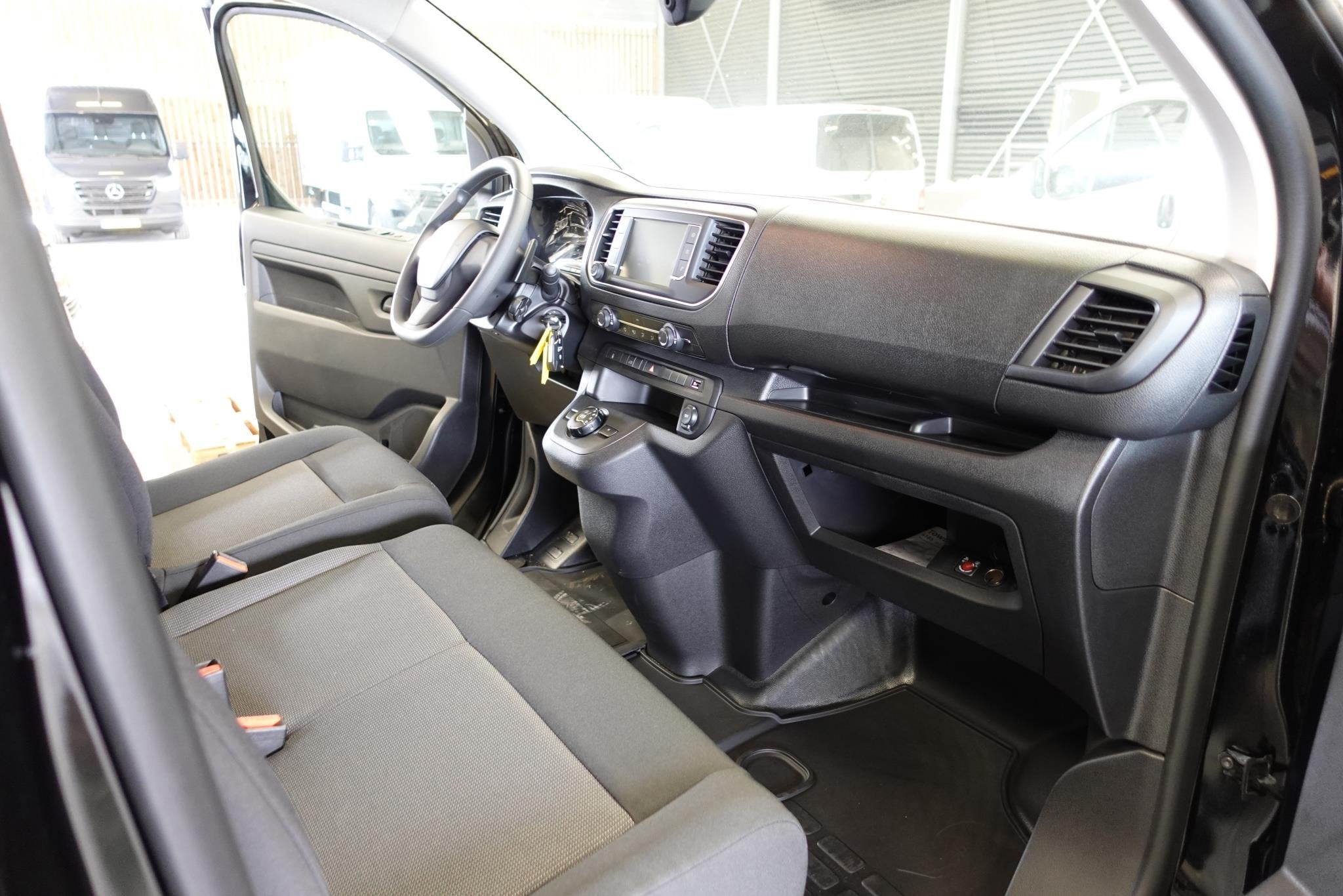 Peugeot Expert 2.0 BlueHDI 145PK L3 Automaat Automaat Airco, Auto's, Stof, Gebruikt, 4 cilinders, 2500 kg