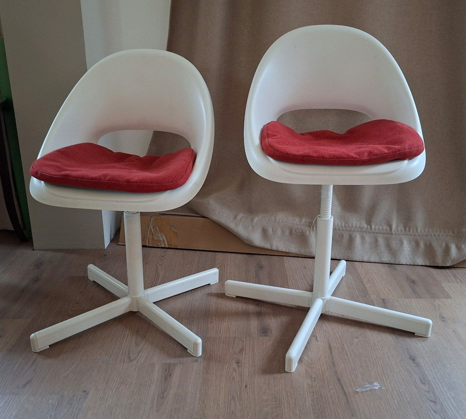 2 leuke kinderstoeltjes IKEA, Kinderen en Baby's, Ophalen, Zo goed als nieuw, Stoel(en)