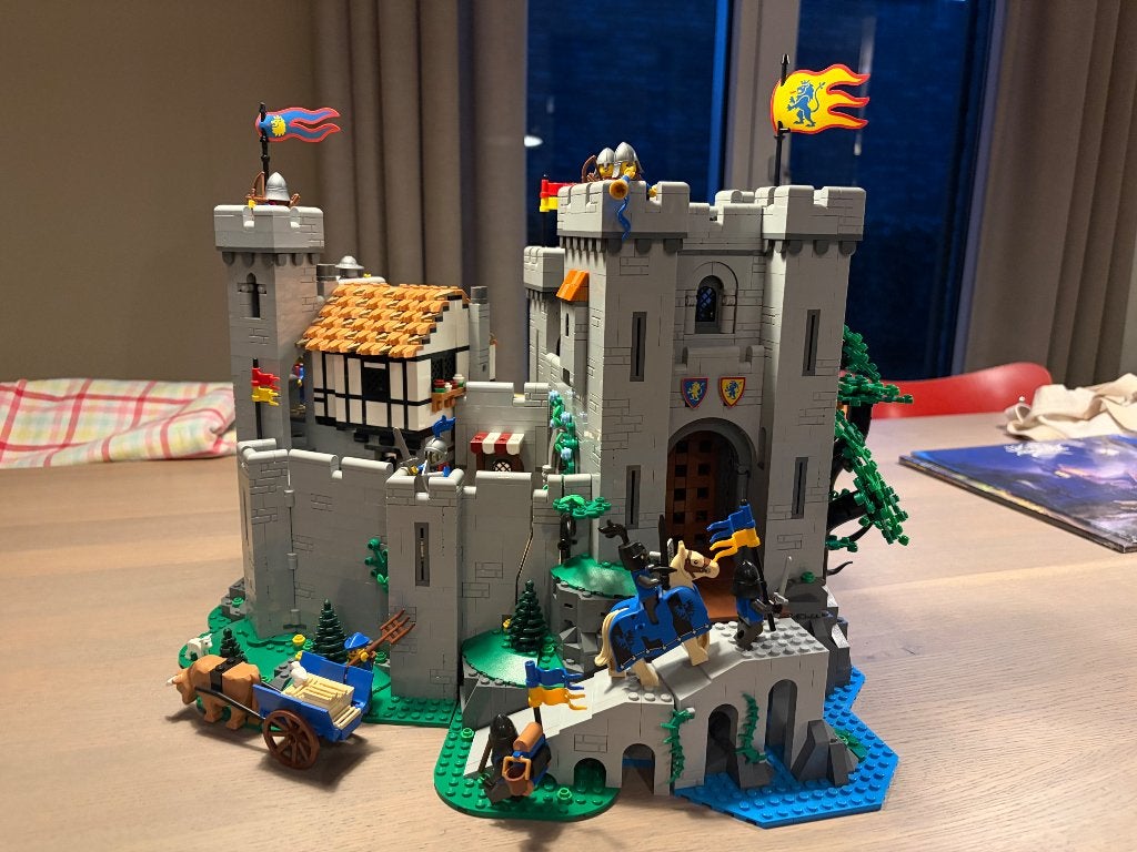 Lego 10305 Lion Knights' Castle 100 % compleet met doos,, Ophalen, Lego, Zo goed als nieuw, Compleet