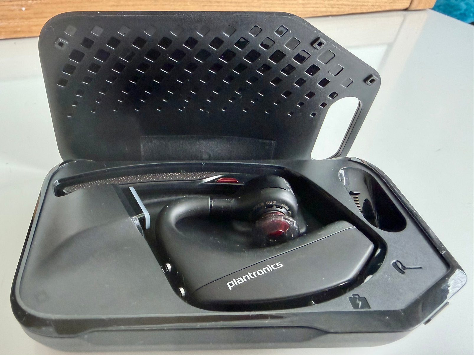 Plantronics Poly Voyager 5200 UC Headset nieuw, Computers en Software, Headsets, Nieuw, In-ear, Draadloos, Mute-functie, Volumeregelaar