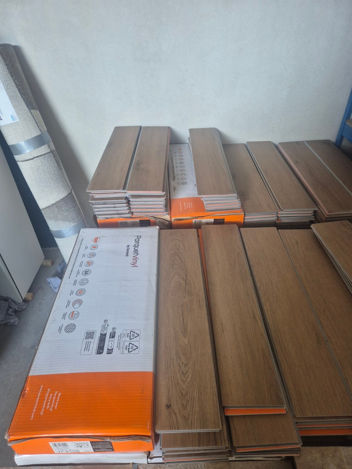 108m² Klik PVC Laminaat + plinten, Ophalen