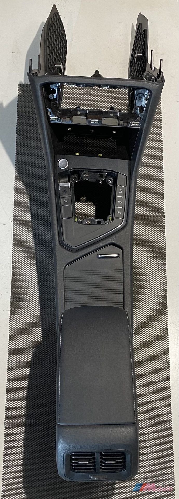 VW TIGUAN MIDDENCONSOLE 5NB863241F, Auto-onderdelen, Gebruikt, -, Volkswagen, -