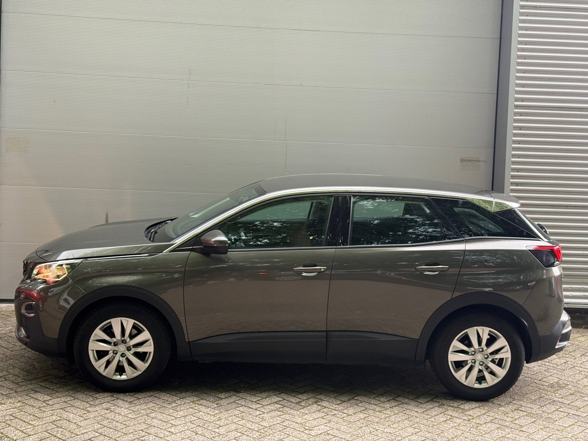 Peugeot 3008 1.2 PureTech Blue Lease Executive l Distributie, Stof, Gebruikt, 1199 cc, Origineel Nederlands