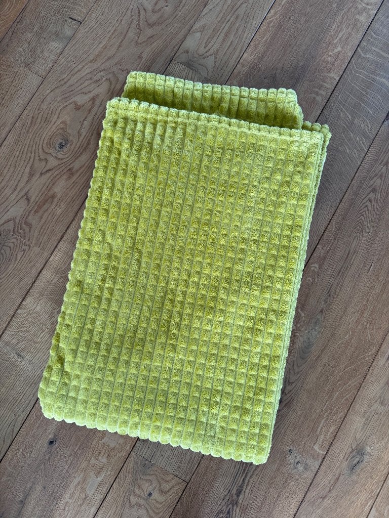 Plaid okergeel, Ophalen, Zo goed als nieuw